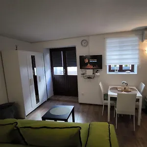 Nona Angela-valun Cres